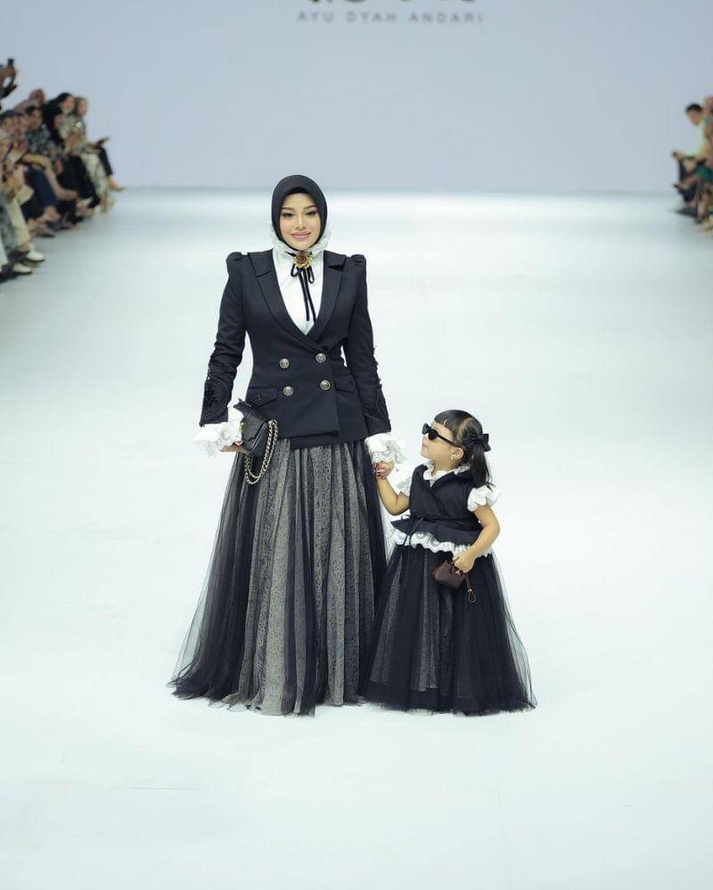 Instagram.com/aurelie.hermansyah